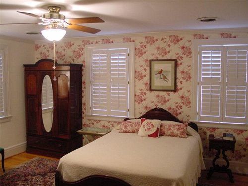 Fuquay Mineral Spring Inn & Garden エクステリア 写真