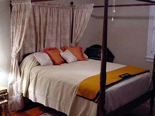 Fuquay Mineral Spring Inn & Garden エクステリア 写真